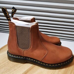 Dr. Martens 2976 Carrara Chelsea Boots – Men’s Size 14 Saddle Tan